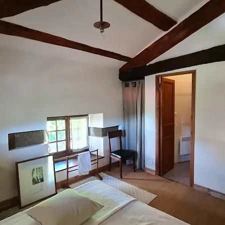 La Grande Maison A Bed & Breakfast